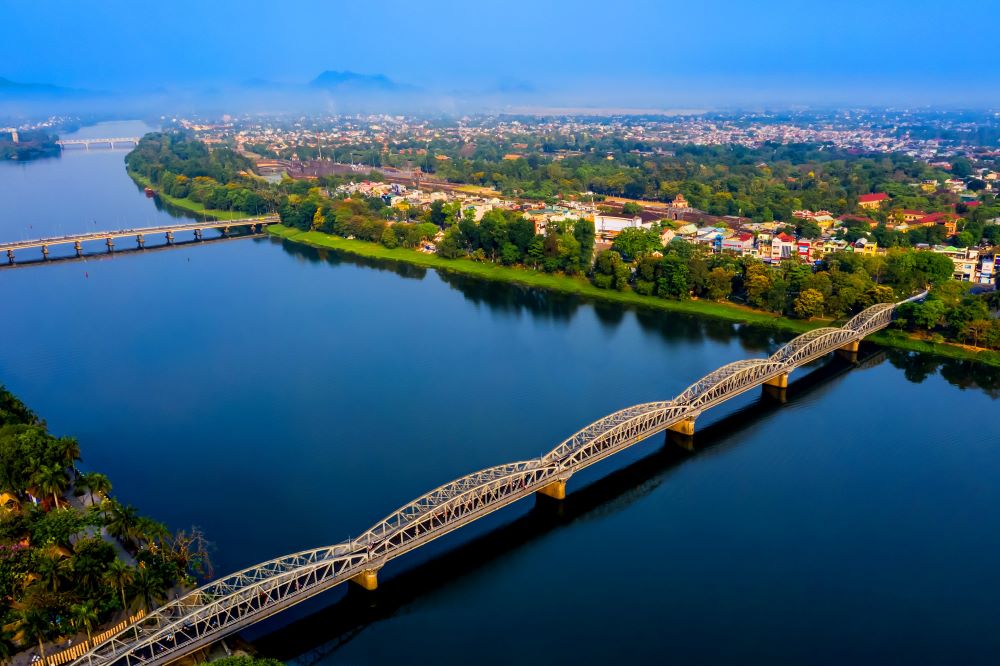 Điều kiện tự nhiên và khí hậu